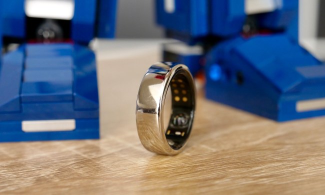 The side of the Oura Ring smart ring.