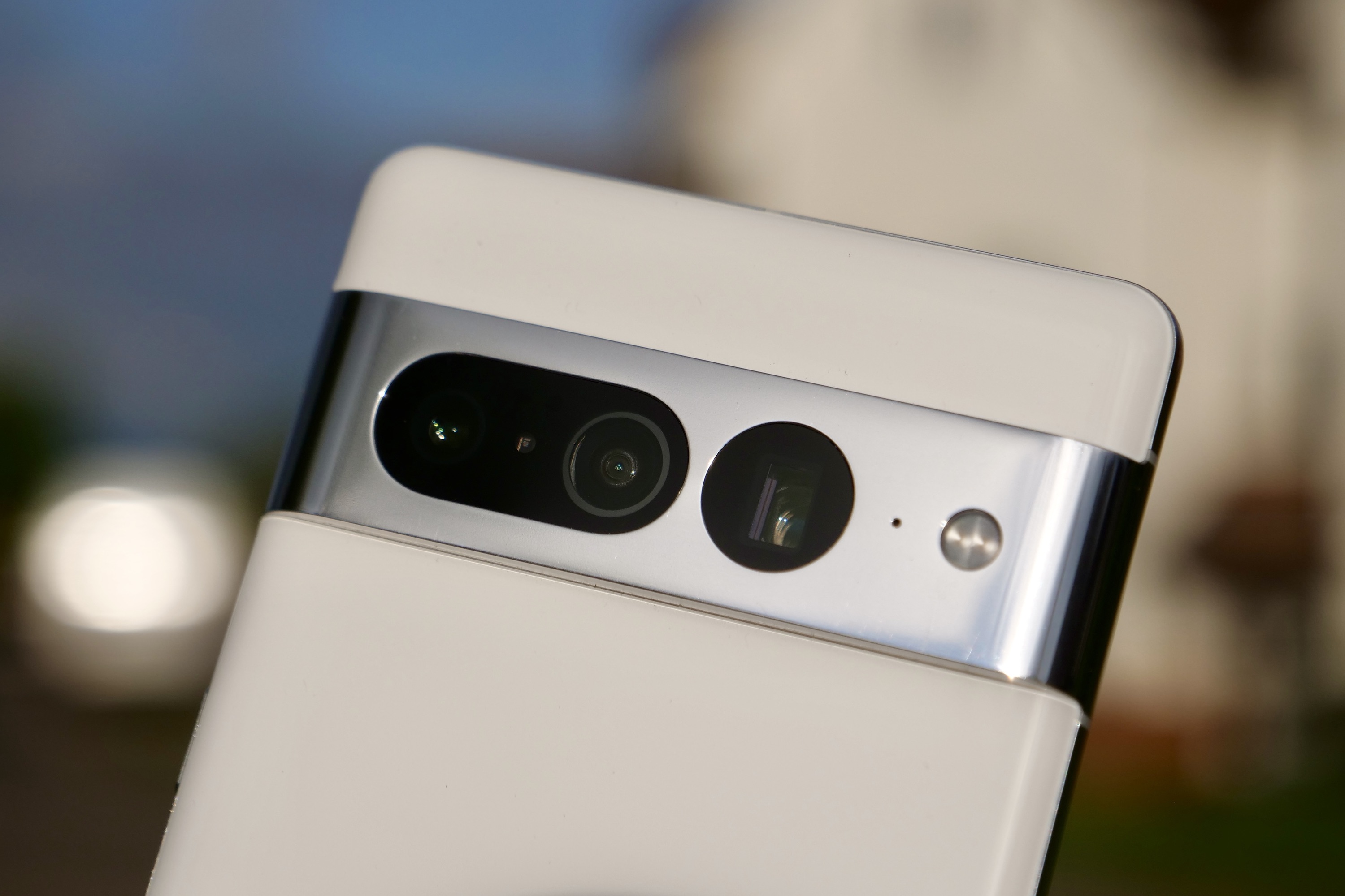 O módulo de câmera do Google Pixel 7 Pro.