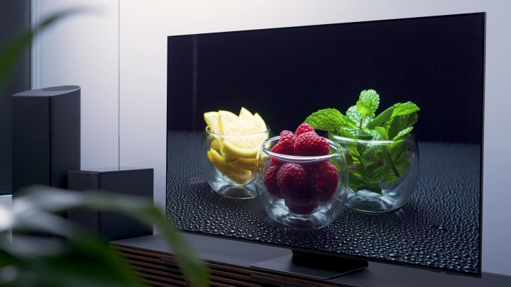Images of bowls of fruit on a Samsung S95C OLED TV.