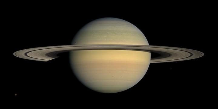 Saturno durante el Equinoccio