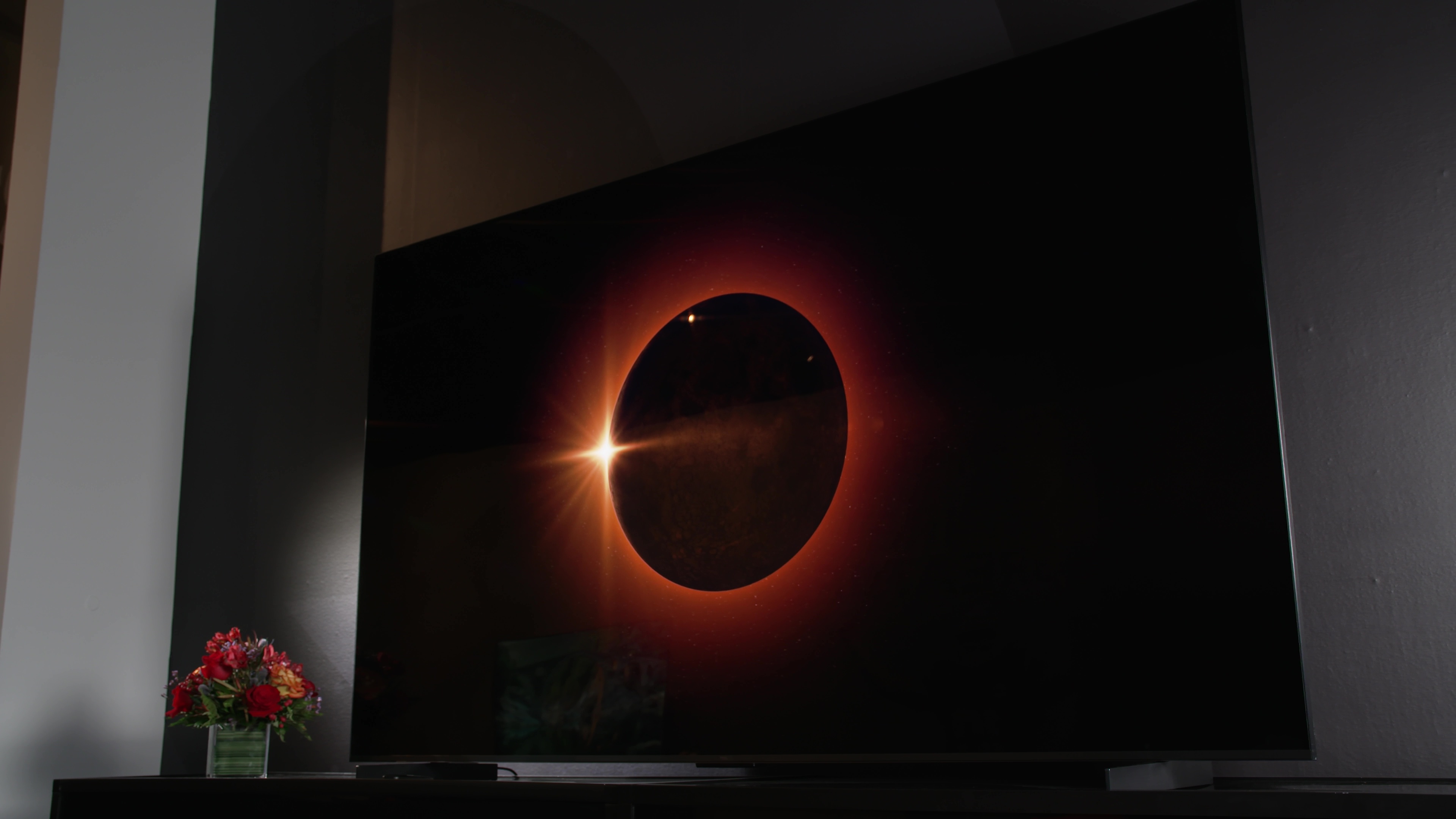 An image of an eclipse on a TCL QM8 Mini-LED TV.