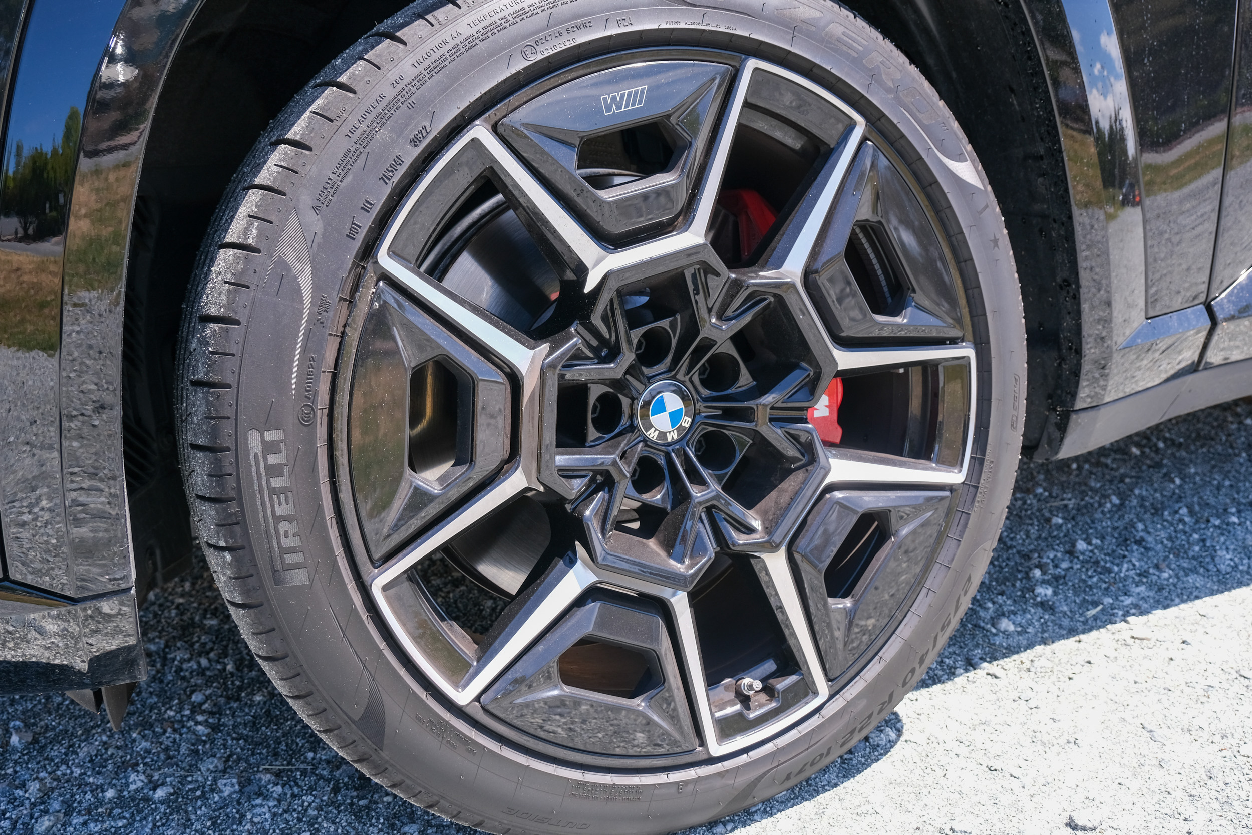 2023 BMW XM wheel