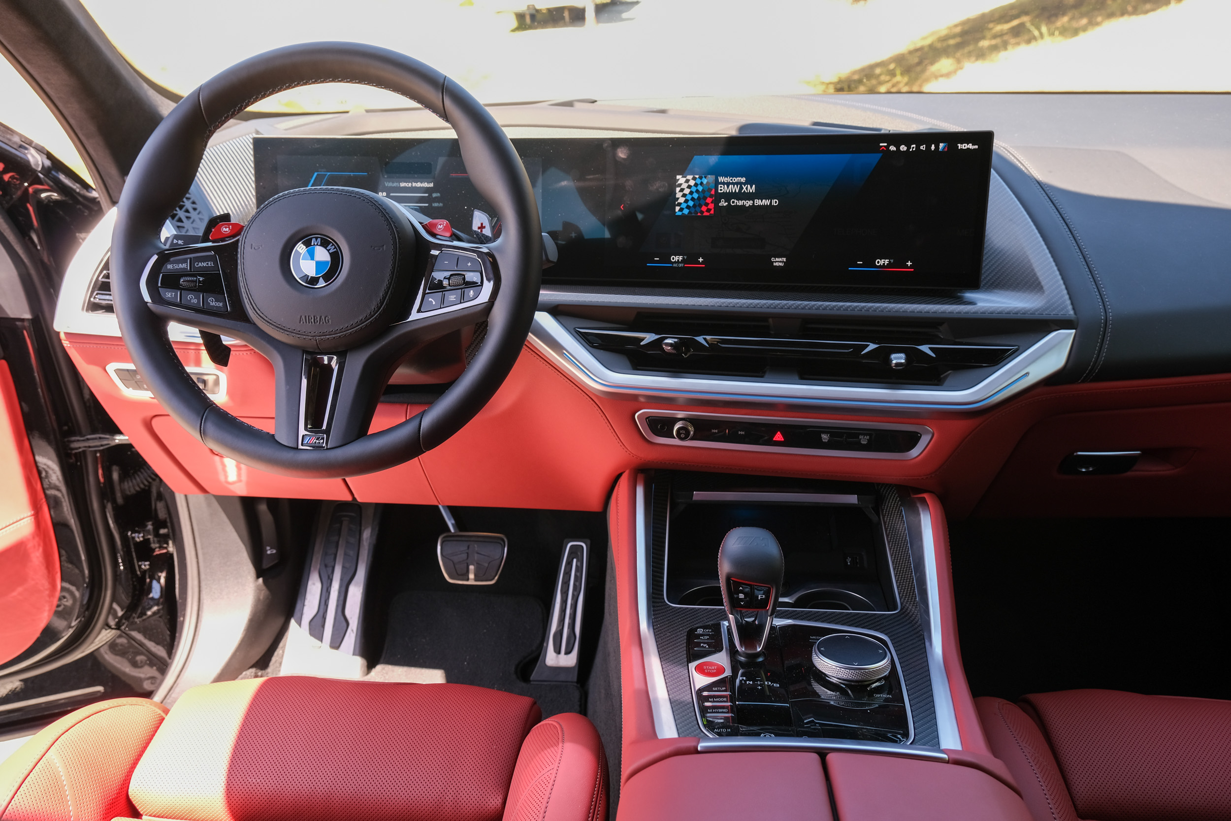 2023 BMW XM front