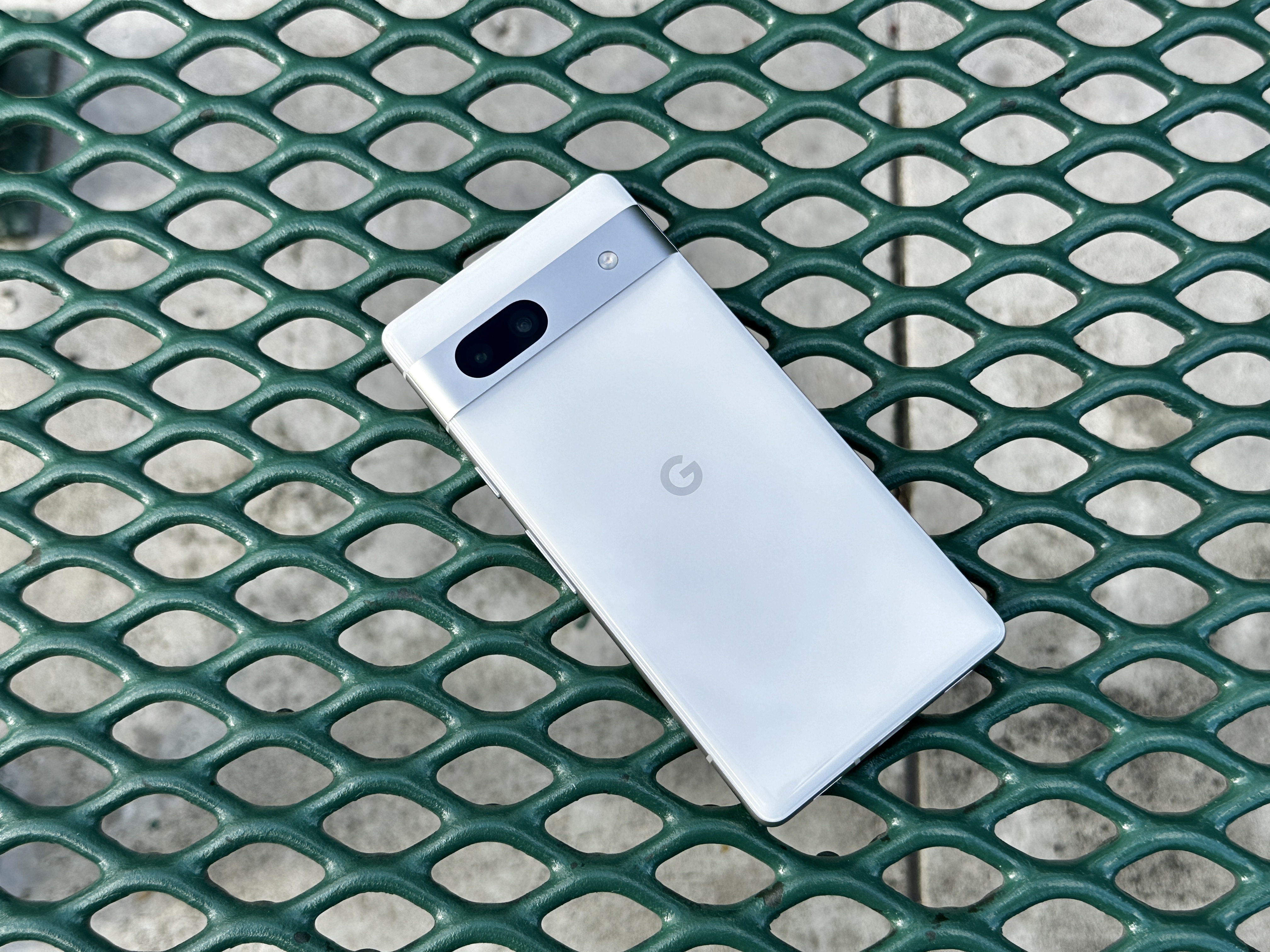 Does the Google Pixel 7a have a headphone jack? | Digital Trends