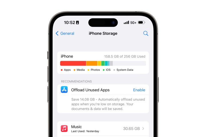 iPhone Storage settings screen.