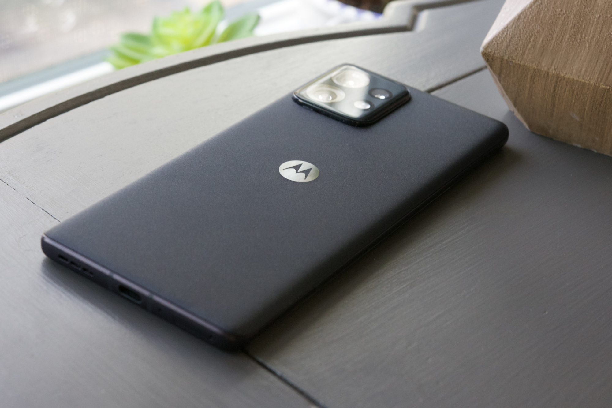 Motorola made one of the year's best phones — but it's not enough - Vimarsana News