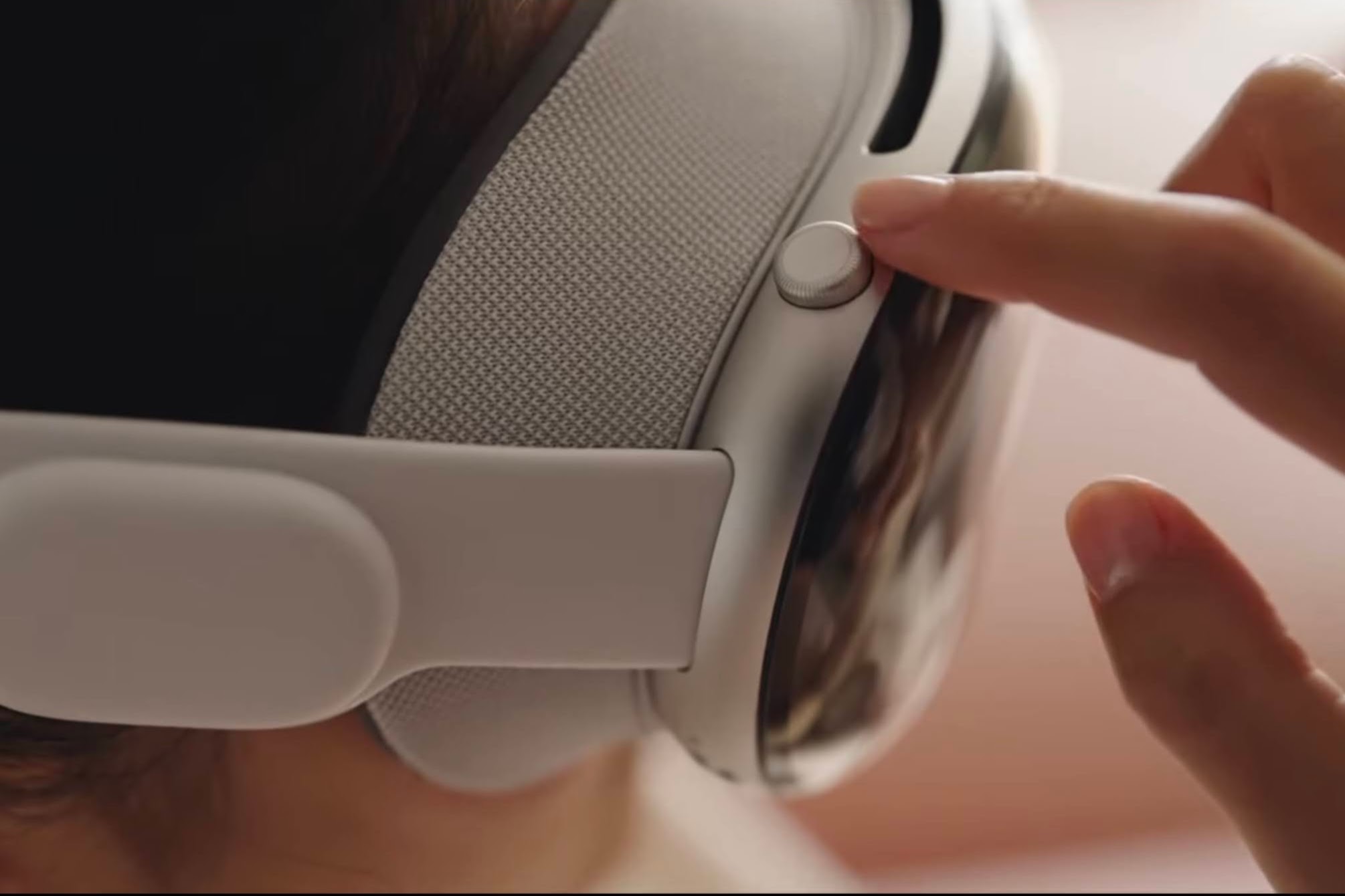 Apple may be cutting Vision Pro production by more than half - Vimarsana News