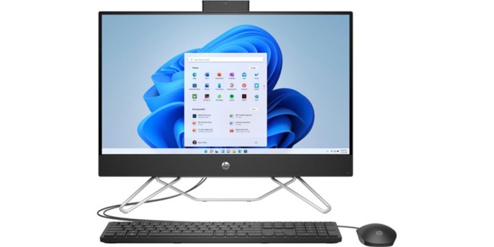HP All-in-One 24 اینچی در پس زمینه سفید.
