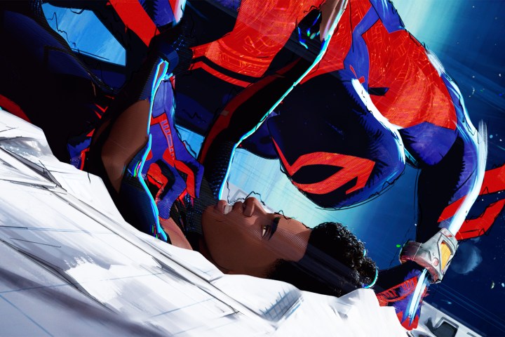 Miguel sostiene a Miles en Spider-Man: Across the Spider-Verse.