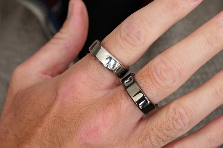 A person wearing the Oura Ring 3rd generation Horizon and Heritage model.