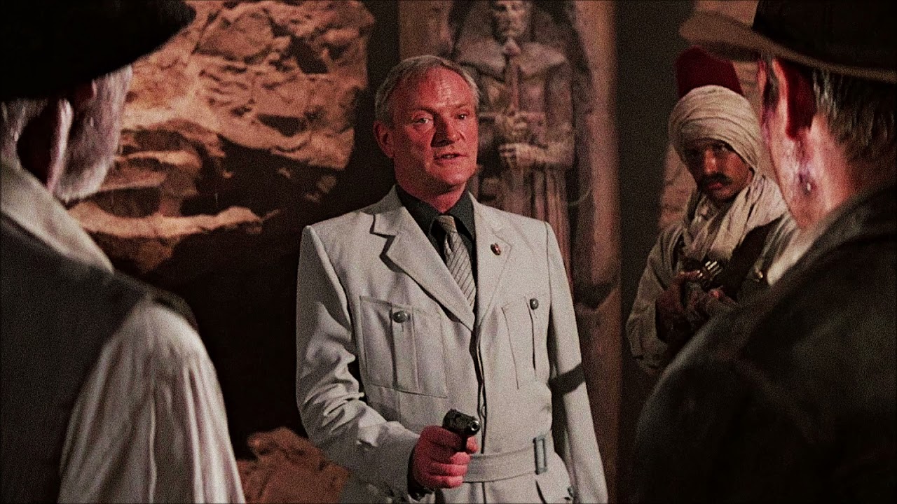 Walter Donovan em Indiana Jones e a Última Cruzada
