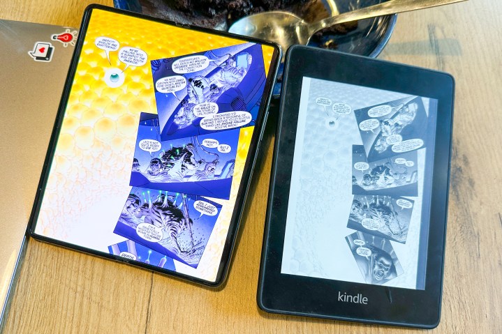 Samsung Galaxy Z Fold 4 and Kindle