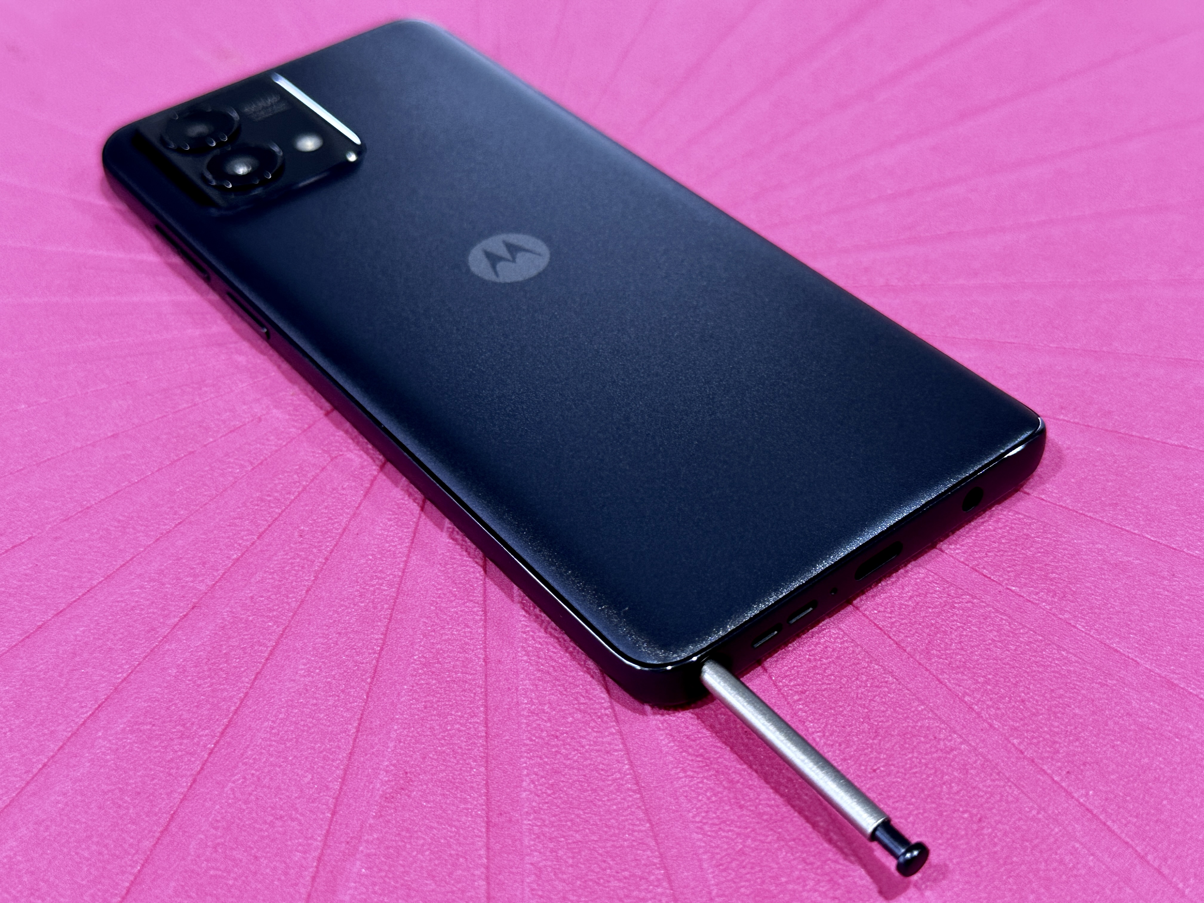 Steve Jobs was wrong. Having a stylus for your phone is great - Vimarsana News