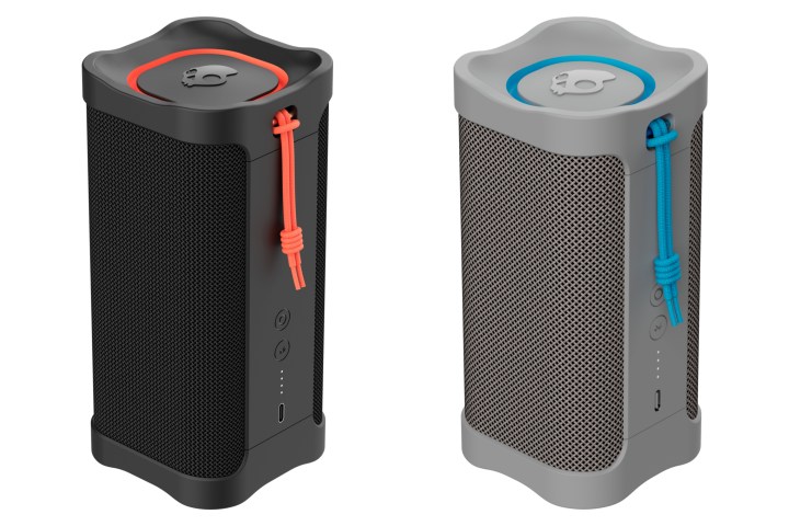 Altifalantes Bluetooth portáteis Skullcandy Terrain XL em preto e azul acinzentado.
