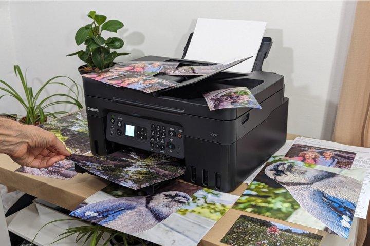 La Pixma G4270 di Canon può stampare un numero enorme di pagine prima di dover essere ricaricata.