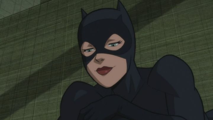 Catwoman souriant avec confiance dans Batman : The Long Halloween.