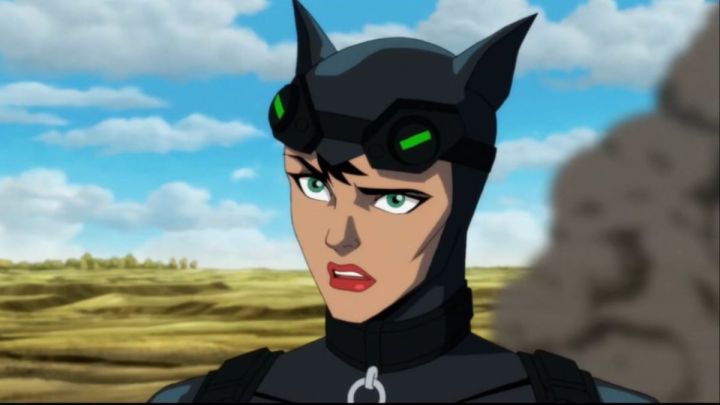 Catwoman avec son masque dans le film d'animation Injustice.