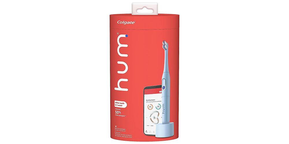 O kit de escova de dentes elétrica inteligente Colgate hum embalado e em um fundo branco.