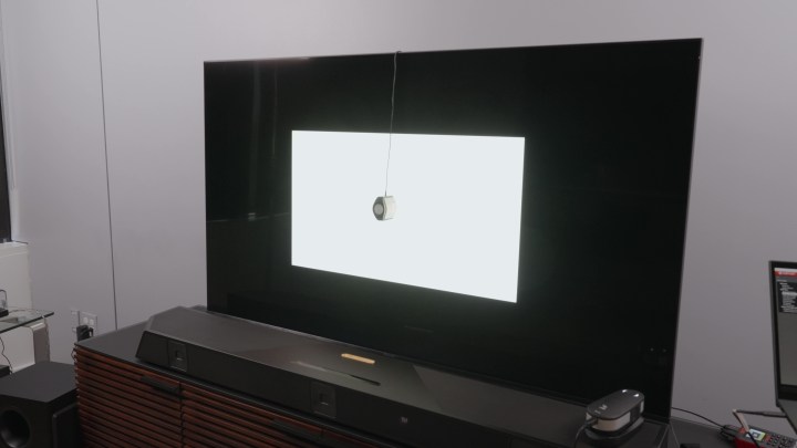 A brightness measurement being taken on the Hisense U8K TV. 