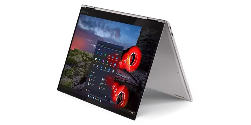 O Lenovo ThinkPad X1 Titanium Yoga no modo tenda em um fundo branco.