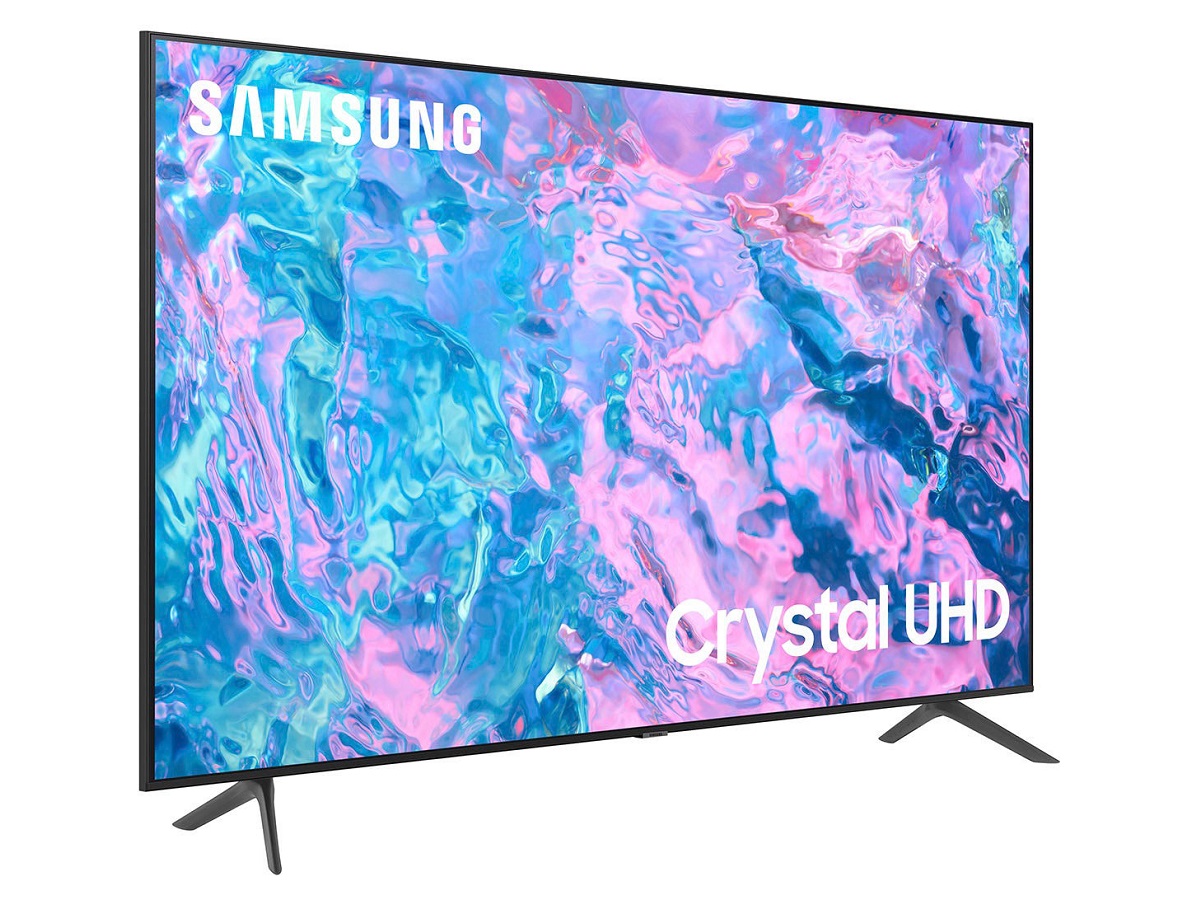 Der Samsung CU7000 4K-Fernseher auf weißem Hintergrund.