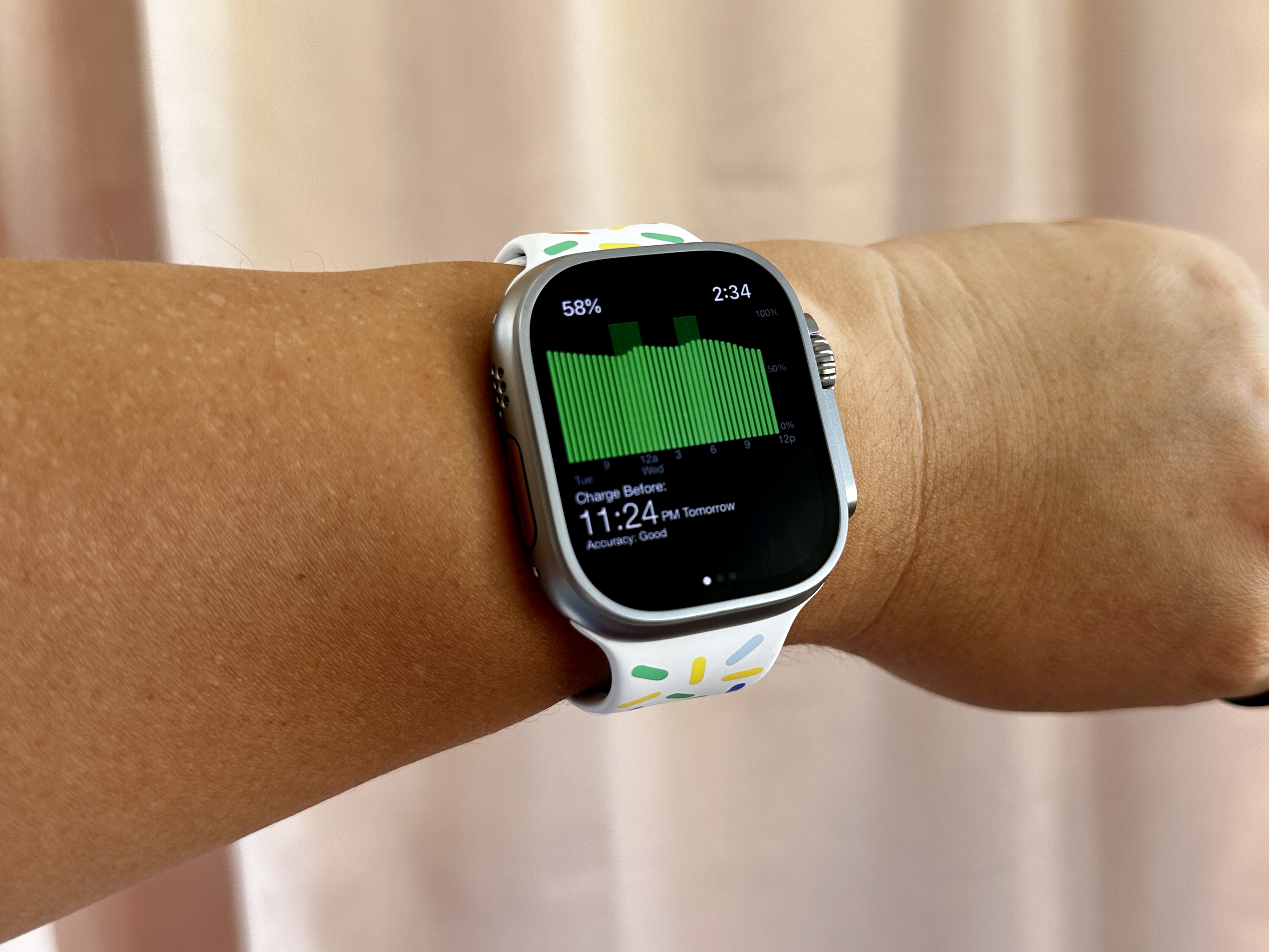Apple Watch Ultra برنامه Battery Grapher را نشان می دهد.