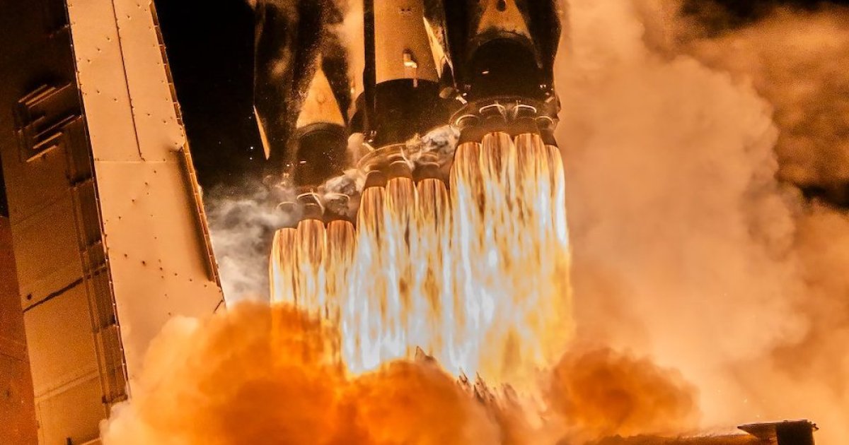 Watch the highlights of SpaceX’s triple-booster Falcon Heavy launch