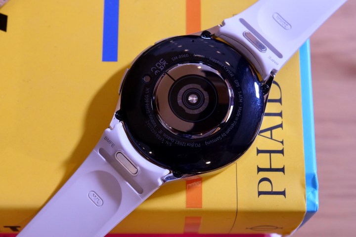 O sensor na parte de trás do Samsung Galaxy Watch 6 Classic.