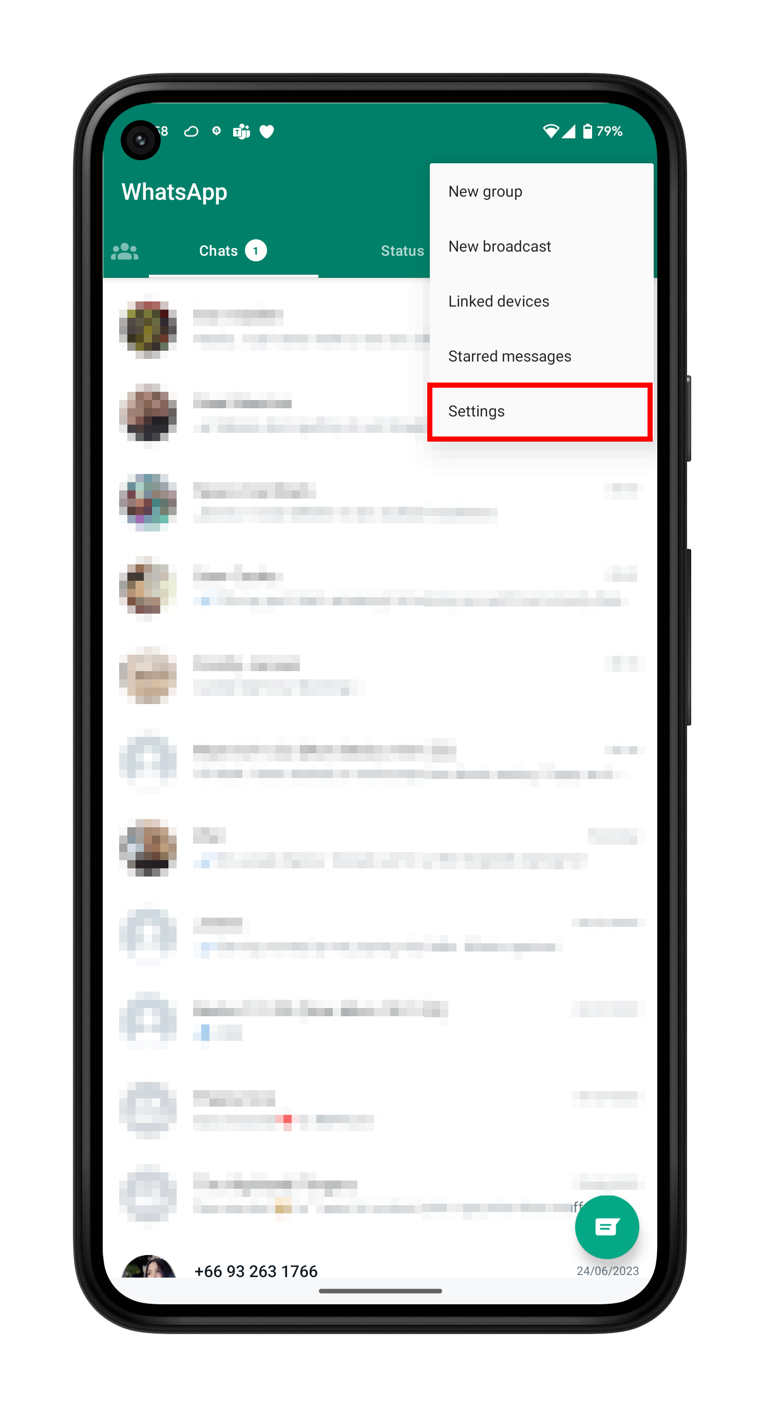 Abrindo Configurações no WhatsApp para acessar seu código de convite QR.
