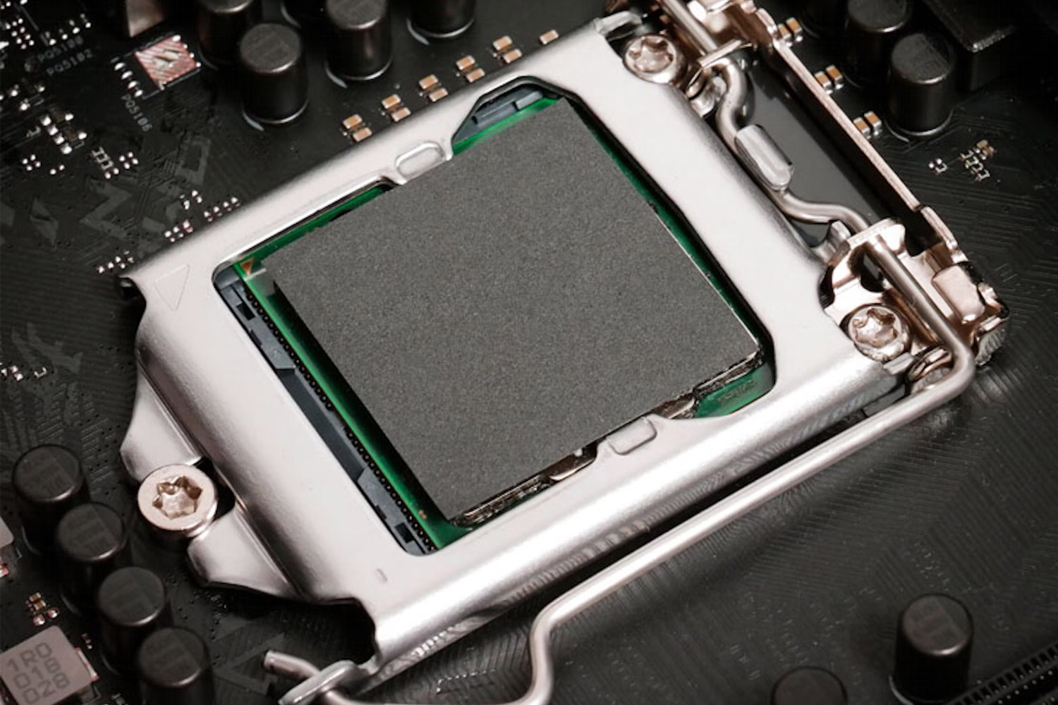 How to apply and clean off thermal paste