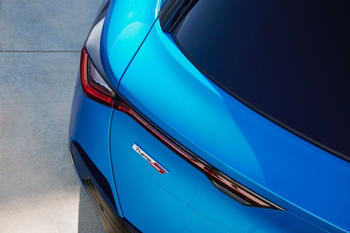 2024 Acura ZDX पर S बैज टाइप करें।