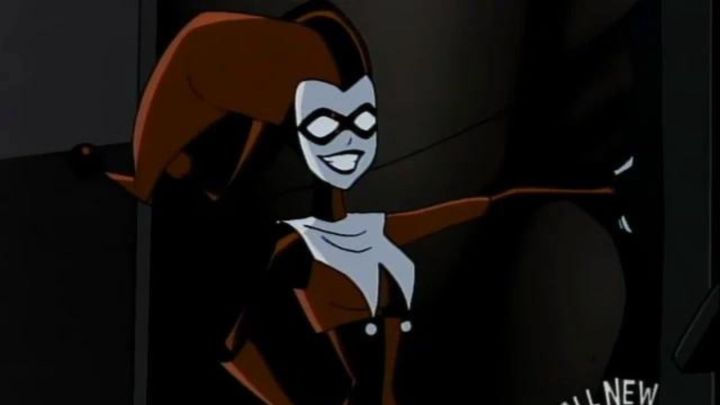 Harlwy Quinn sorrindo no desenho animado The Batman.