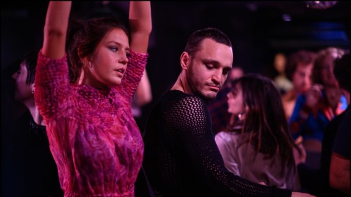 Adèle Exarchopoulos and Franz Rogowski sensually dance.