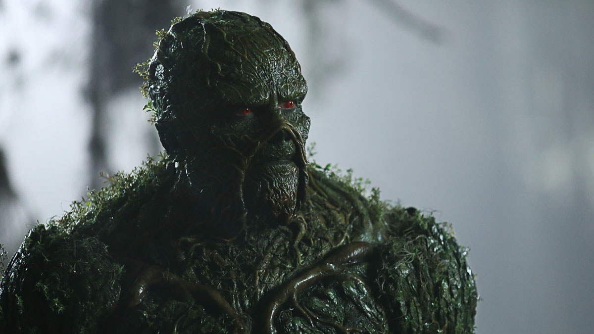 Derek Mears como Monstro do Pântano.