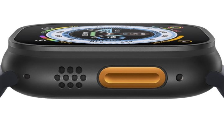 موکاپ Apple Watch Ultra 2 با روکش تیتانیوم تیره.