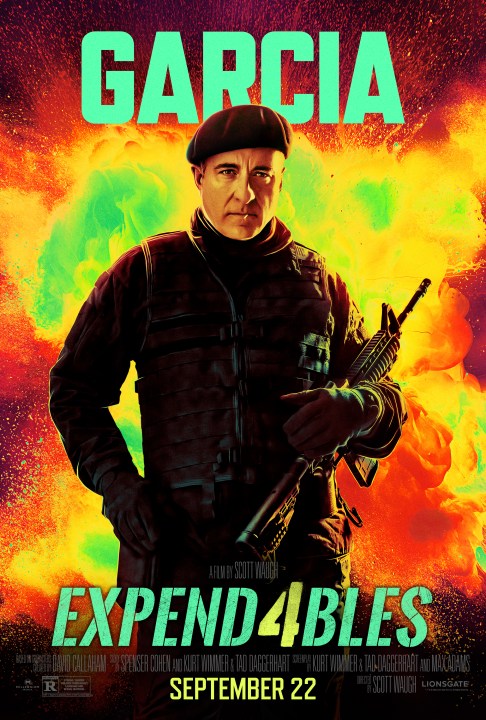 Andy García sostiene un arma en el póster de Expend4bles.