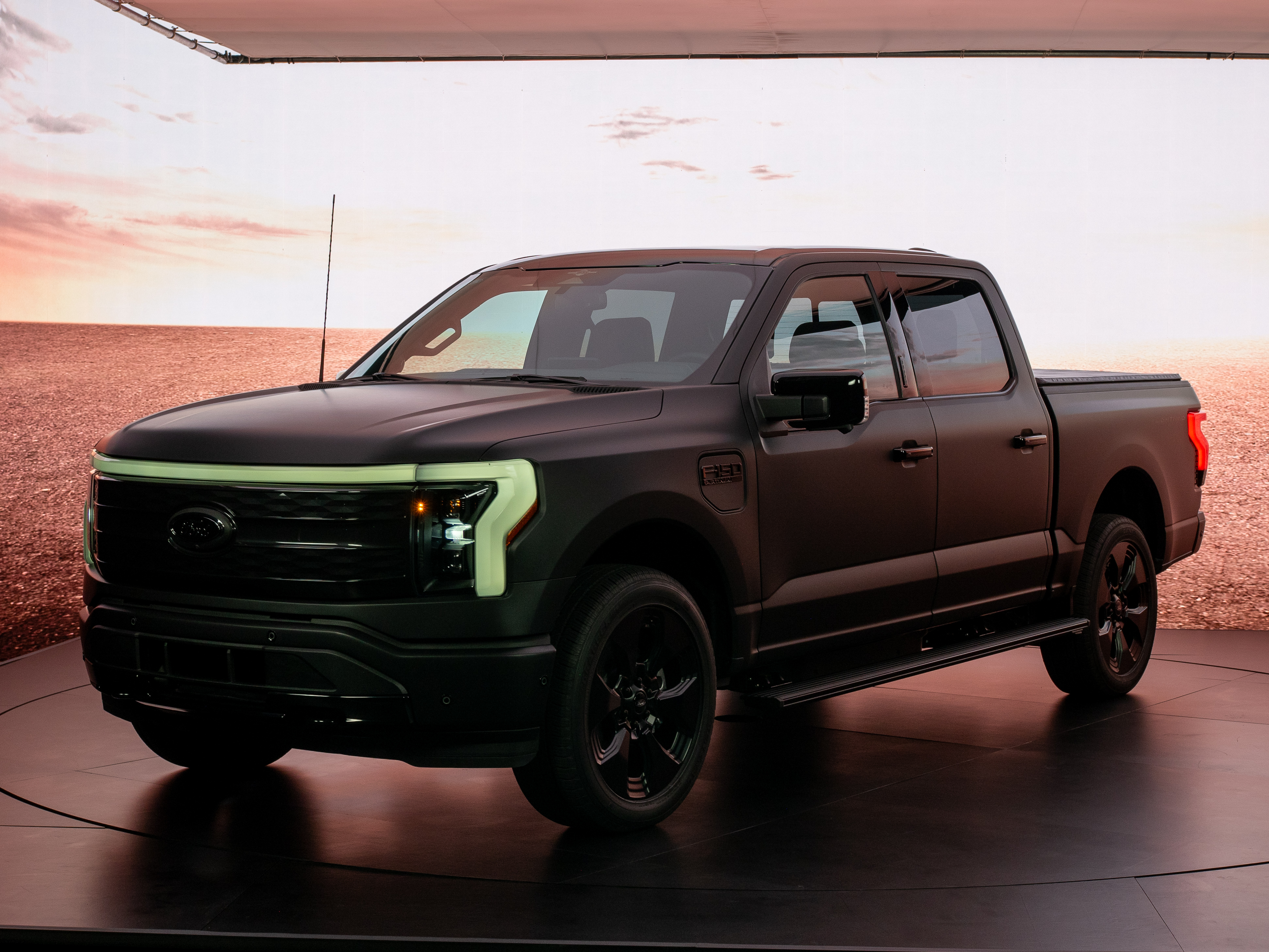 Here's your first look at the a limited edition F-150 Lightning - Vimarsana News