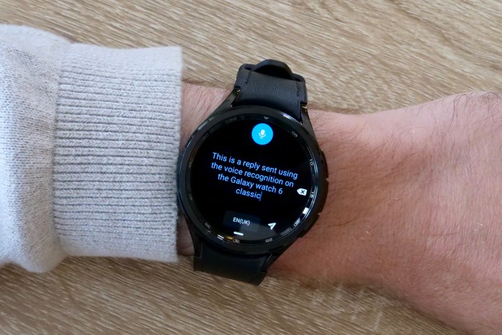 Creazione di una risposta vocale sul Samsung Galaxy Watch 6 Classic.