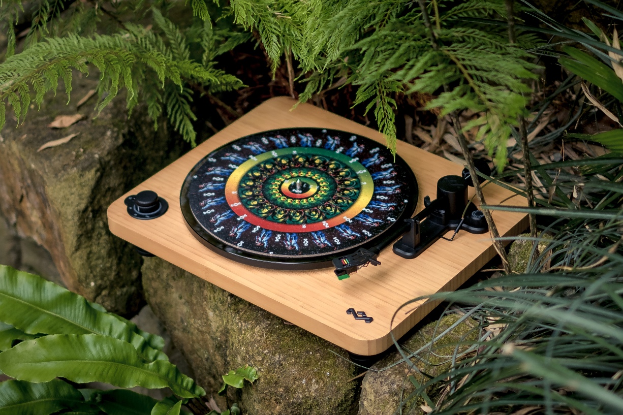 House of Marley goes Lux with its revamped Stir it Up turntable - Vimarsana News