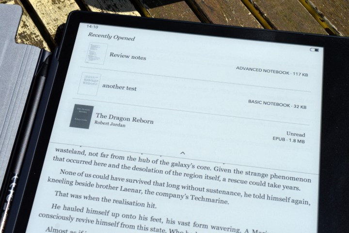 Swapping between recently opened documents and books in the Kobo Elipsa 2E.