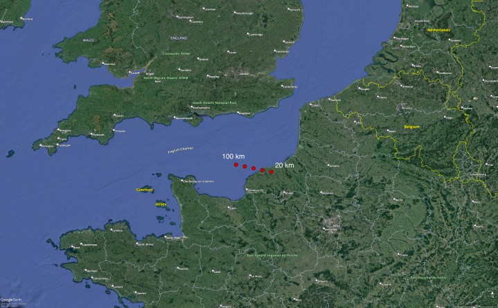 A map shows the location of an asteroid over France.