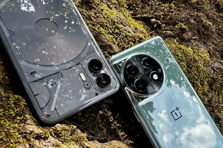 I moduli fotocamera di OnePlus 11 e Nothing Phone 2.