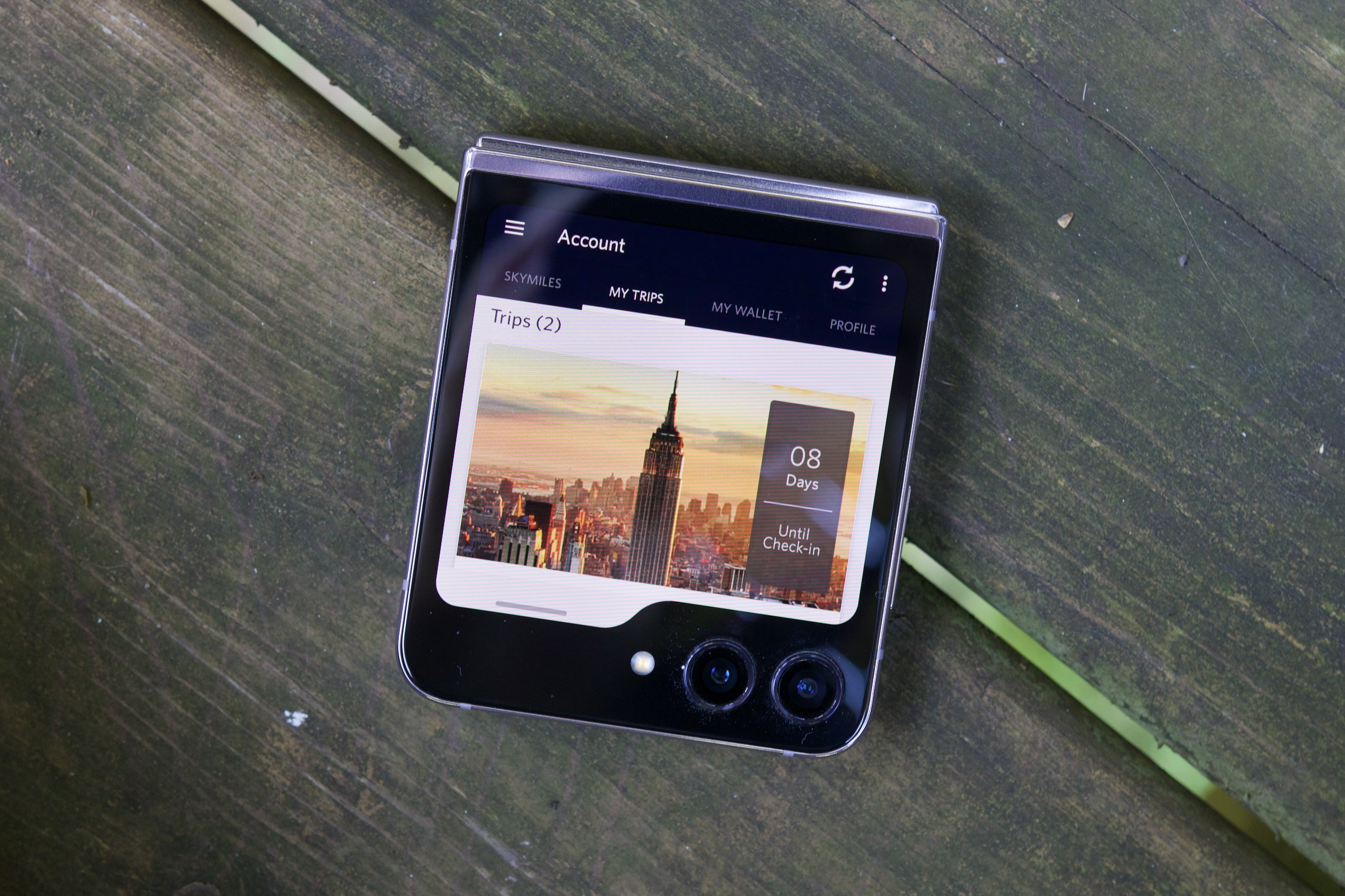 Delta app on the Samsung Galaxy Z Flip 5 cover screen.
