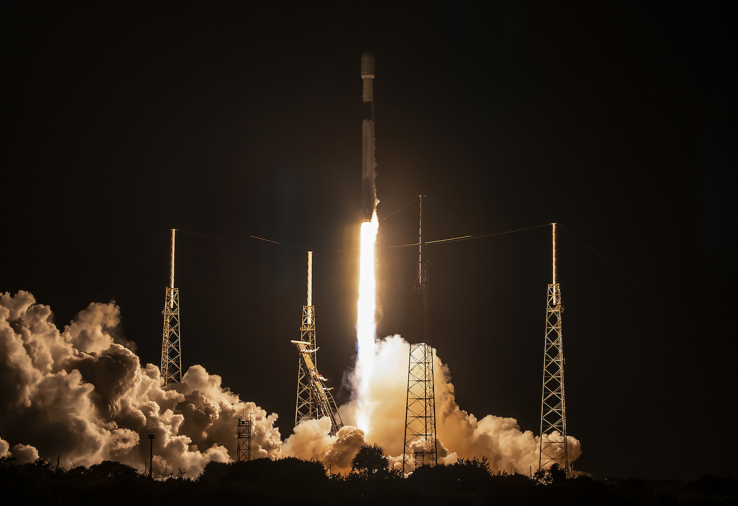 Watch the highlights of SpaceX's Intelsat satellite mission - Vimarsana News