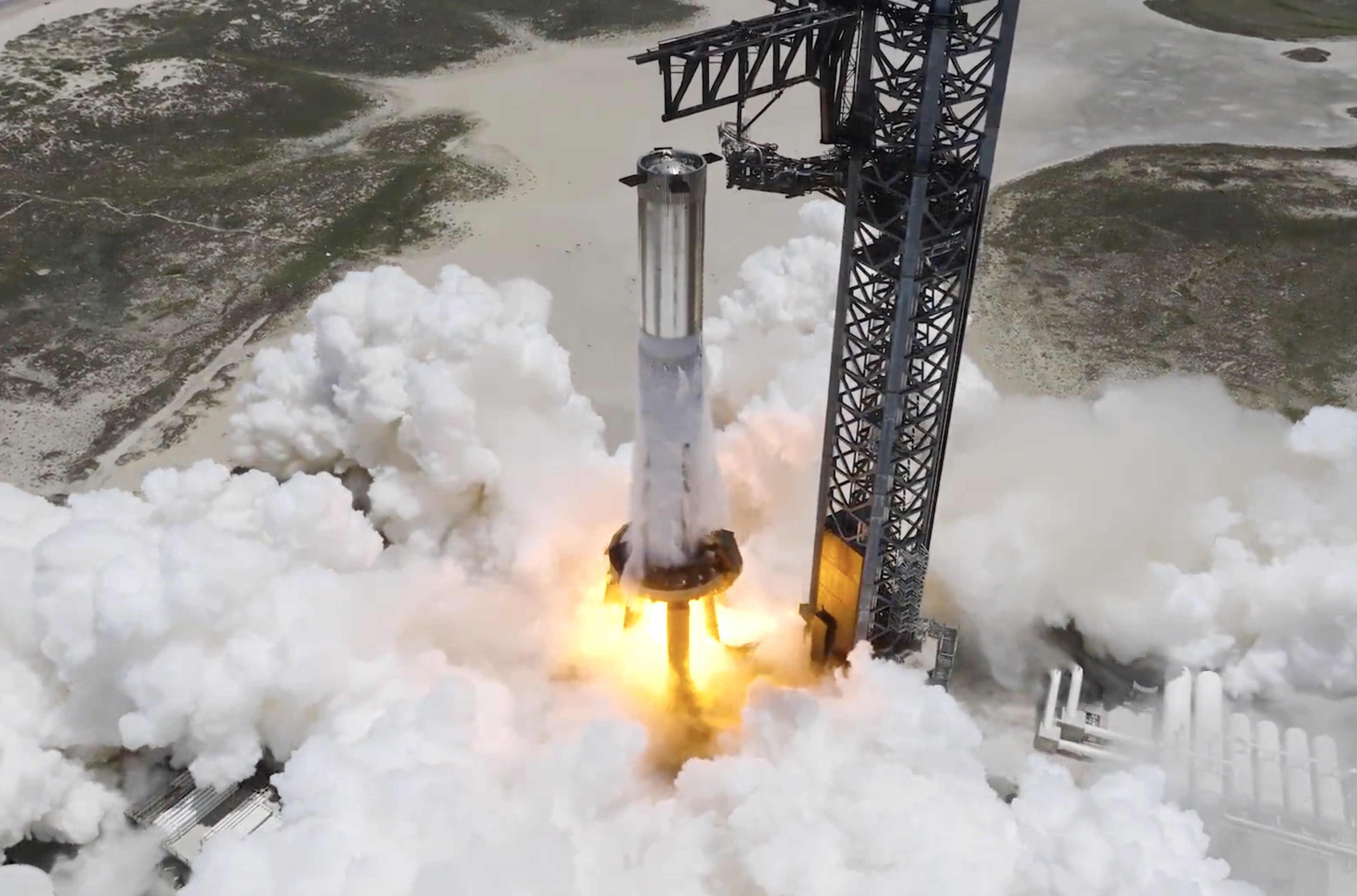 Watch SpaceX test fire the world's most powerful rocket - Vimarsana News