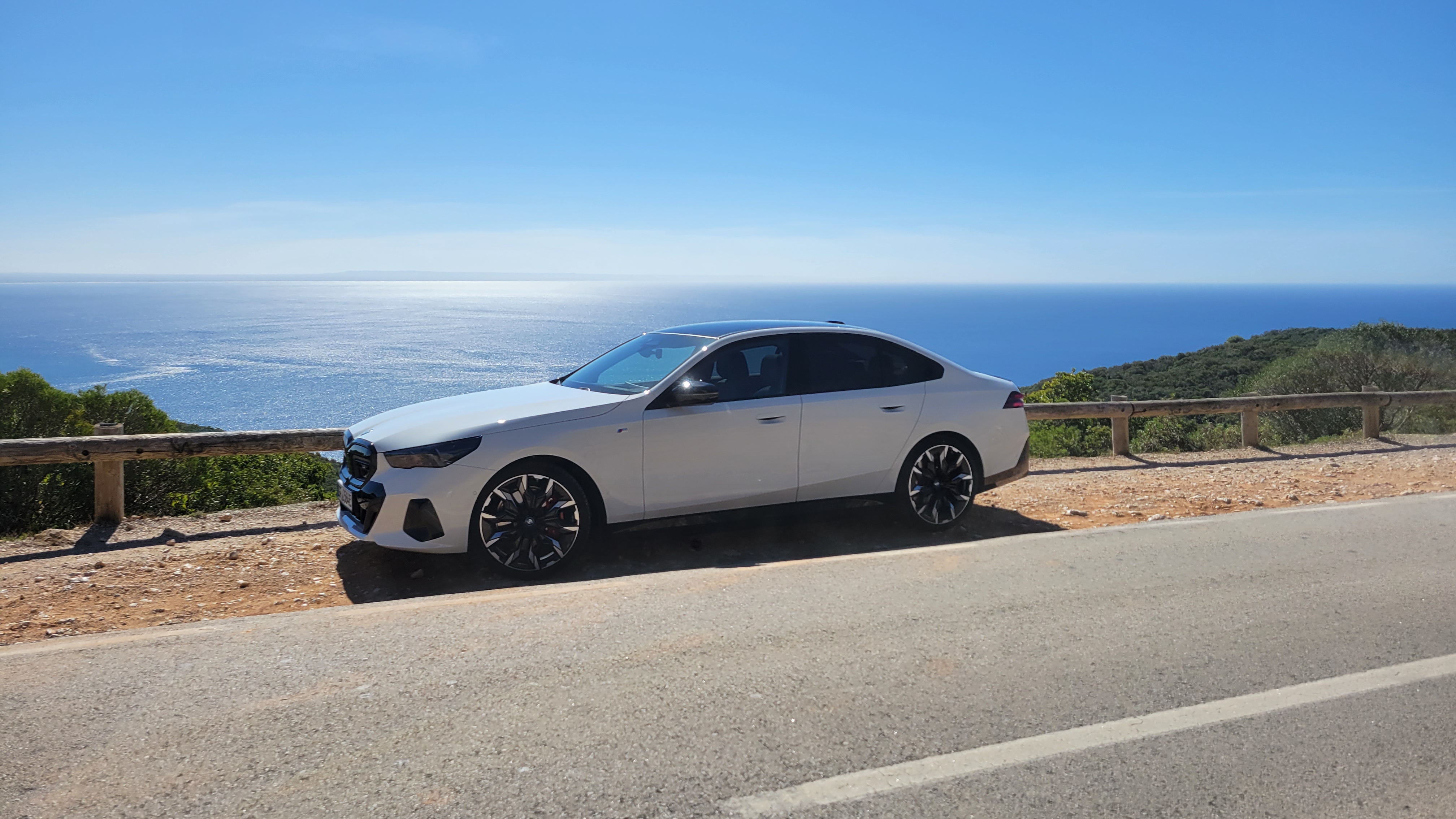 BMW i5 first drive: all the luxury you expect, electrified - Vimarsana News