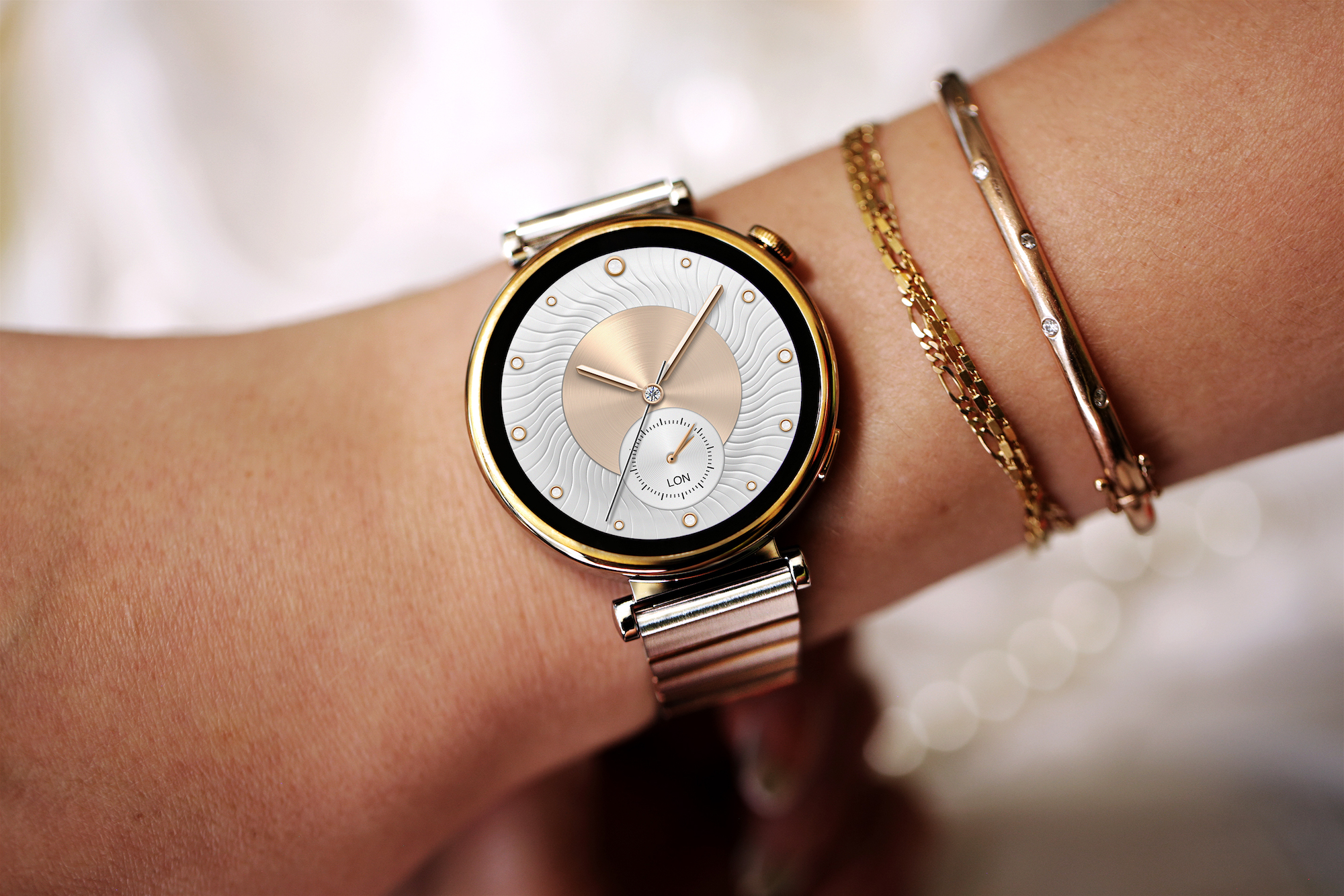 The Huawei Watch GT 4 41mm version with the two-tone strap.