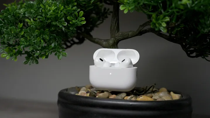 USB-C এবং MagSafe পর্যালোচনা সহ Apple AirPods Pro 2