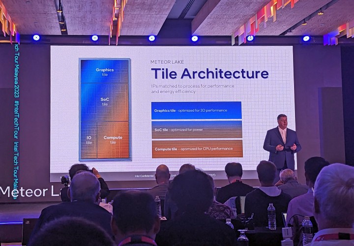 L'architecture de tuiles Intel Meteor Lake présentée lors de l'Intel Tech Tour en Malaisie.