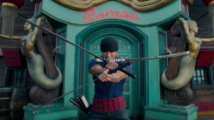 Mackenyu as Roronoa Zoro during a fight in Netflix's One Piece.